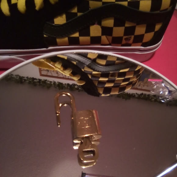 LV 🔐👉🏼 (#319 LOCK & KEY) LOUIS VUITTON - Picture 5 of 7